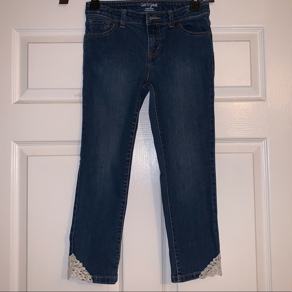 Girls Capri Denim Jeans with lace embellishment